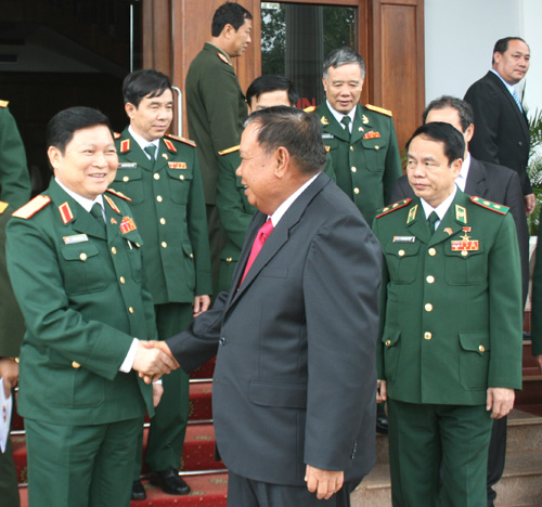 Lãnh đạo Đảng, Nhà nước Lào tiếp Trung tướng Ngô Xuân Lịch và Đoàn cán bộ chính trị cấp cao QĐND Việt Nam