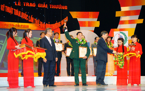 Bác sĩ quân y luôn vì người bệnh