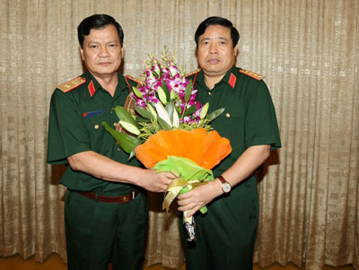 Trao Quyết định của Thủ tướng Chính phủ về việc bổ nhiệm chức vụ cho một số cán bộ cấp Tướng