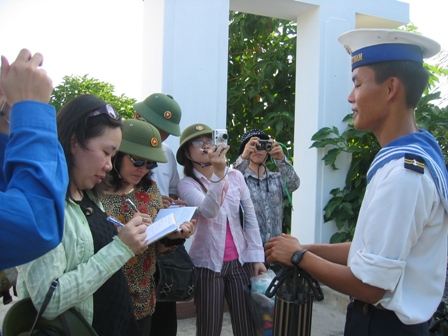 Xây dựng các tập đoàn, tổ hợp báo chí - truyền thông mạnh 