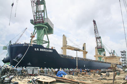 Hyundai-Vinashin hạ thủy tàu hàng 56.000 tấn thứ 2