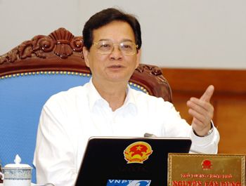 Thủ tướng Nguyễn Tấn Dũng thăm hỏi, chia buồn với đồng bào bị thiệt hại do mưa lũ gây ra 