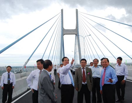 Thủ tướng Nguyễn Tấn Dũng: Cầu Phú Mỹ là công trình rất cần thiết, là việc làm có ý nghĩa thực hiện Di chúc của Bác