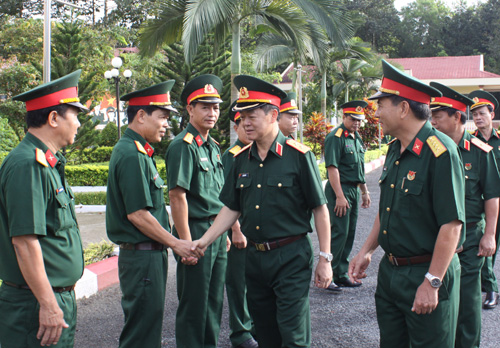 Trung tướng Lê Hữu Đức thăm và làm việc tại Quân đoàn 4
