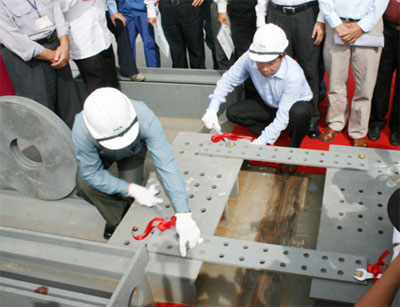 Hợp long cầu dây văng lớn nhất Đông Nam Á