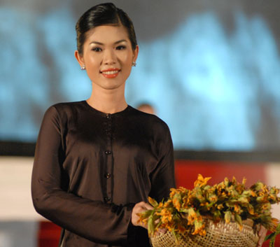 Hội thi Duyên dáng áo bà ba