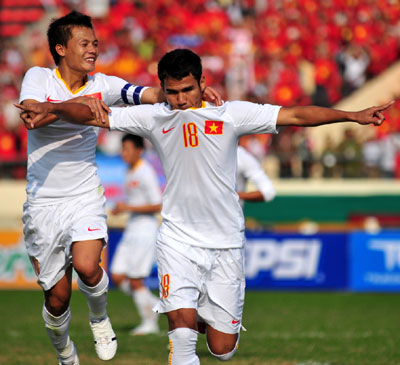 Mở cửa vào bán kết