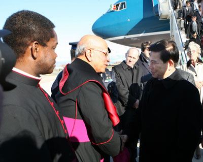 Chủ tịch nước Nguyễn Minh Triết tới Rô-ma, bắt đầu thăm I-ta-li-a