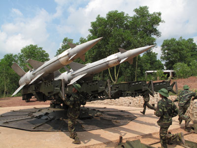 Lính canh trời “vượt nắng, thắng mưa”