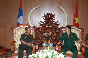 Đại tướng Phùng Quang Thanh tiếp Đoàn cán bộ Học viện Quốc phòng Cay-xỏn Phôm-vi-hản (Lào)