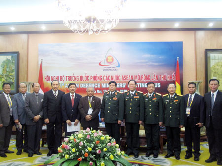 Bộ trưởng Quốc phòng tiếp các trưởng đoàn dự ADMM+