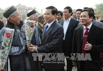 Chủ tịch nước Nguyễn Minh Triết dự Ngày hội Đại đoàn kết toàn dân tại Vĩnh Phúc