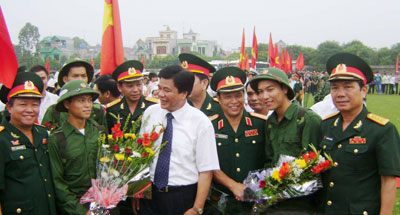 47 tập thể và cá nhân được khen thưởng trong năm 2010