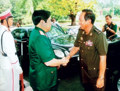 Bộ trưởng Quốc phòng Vương quốc Cam-pu-chia thăm hữu nghị chính thức Việt Nam