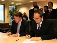 Đẩy mạnh hợp tác với Vương quốc Anh và Bắc Ireland