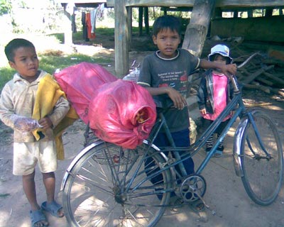 “Làng đông con” giữa lòng thành phố