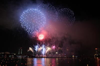 Khai mạc cuộc thi bắn pháo hoa quốc tế Đà Nẵng 2010