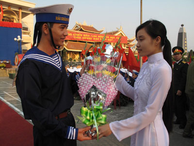 Hát tiếp khúc quân hành