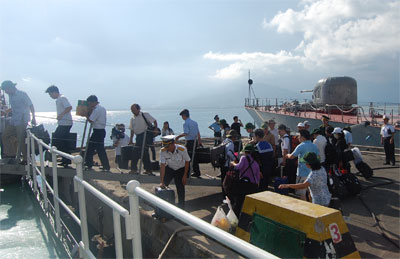 Hơn 2,2 tỷ đồng tặng quân và dân huyện đảo Trường Sa, DK1