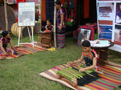 Tìm lời giải bài toán việc làm cho thanh niên dân tộc thiểu số