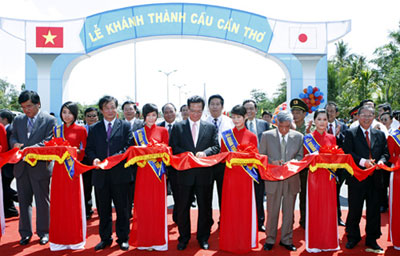 Khánh thành cầu Cần Thơ