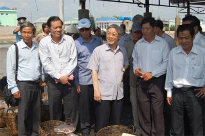 Phát huy truyền thống Anh hùng, xây dựng Bến Tre ngày càng giàu mạnh