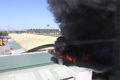 Hỏa hoạn cạnh Siêu thị Big C