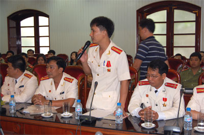 Thầm lặng trên trận tuyến 