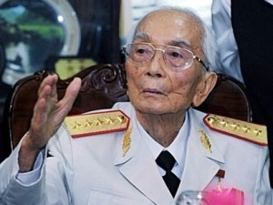 Mừng thọ Đại tướng Võ Nguyên Giáp (25-8-1911 / 25-8-2010)