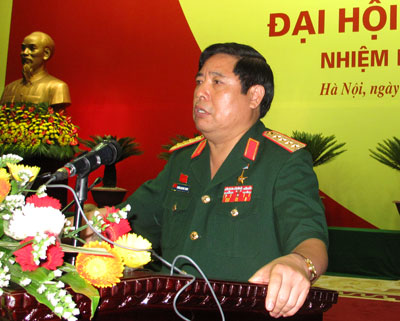 Nâng cao sức mạnh tổng hợp , chú trọng xây dựng Quân đội vững mạnh về chính trị, tư tưởng và tổ chức