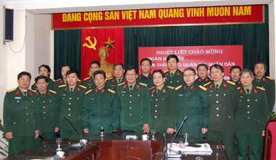 Lãnh đạo Tổng cục Chính trị thăm, chúc Tết Báo Quân đội nhân dân