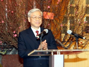 Tổng bí thư, Chủ tịch Quốc hội Nguyễn Phú Trọng chúc Tết các đồng chí lãnh đạo và đồng bào, chiến sĩ cả nước