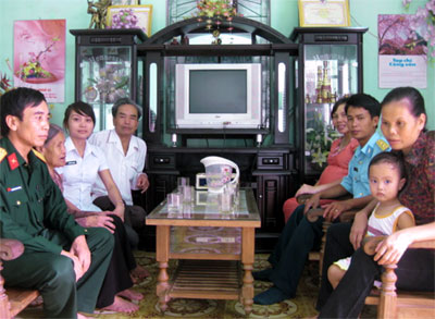 Gia đình quân nhân - gia đình thi đua