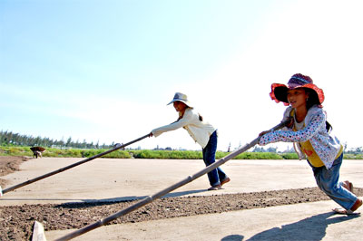 Muối mặn tình quê!
