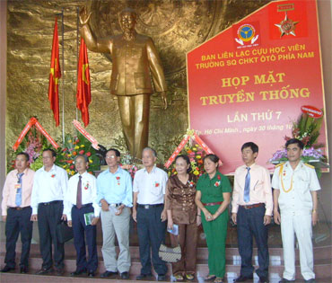 Nhớ “Tiểu đội xe không kính”