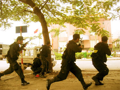 Dựa vào dân, mưu trí, sáng tạo