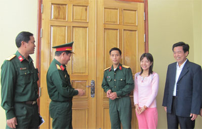 Lữ đoàn 414 trao tặng nhà đồng đội trị giá gần 200 triệu đồng