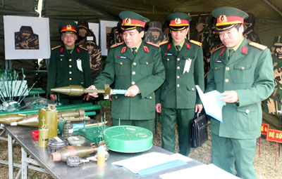 Tổ chức ra quân huấn luyện năm 2011