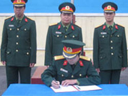 Tiếp tục phương châm huấn luyện “Cơ bản, thiết thực, vững chắc”