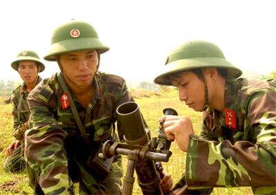 Để đáp ứng yêu cầu nhiệm vụ bảo vệ Tổ quốc, công tác huấn luyện chiến đấu phải tiếp tục đổi mới