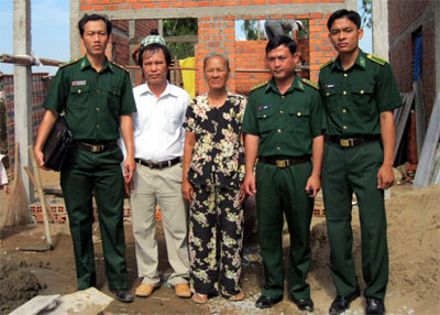 Những ngôi nhà thắp sáng niềm tin