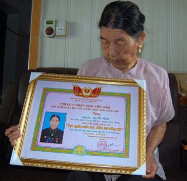 Cưới “sếp bốt” để…diệt thù