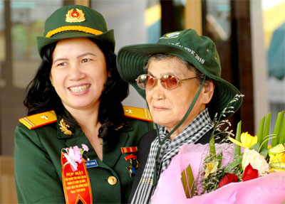 Đóa hồng “Hai giỏi”