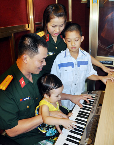 Trai tài, gái sắc