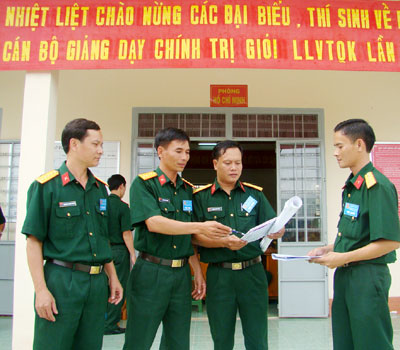 Quân khu 7 tổ chức Hội thi cán bộ giảng dạy chính trị giỏi năm 2011