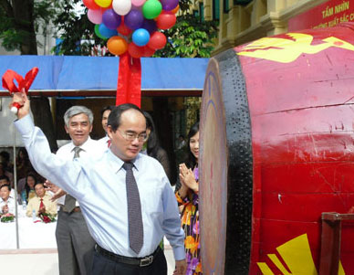 Trường THPT Việt Đức khai giảng năm học mới