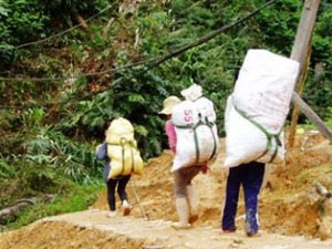 Phút lắng lòng của những cán bộ hải quan Khe Sanh