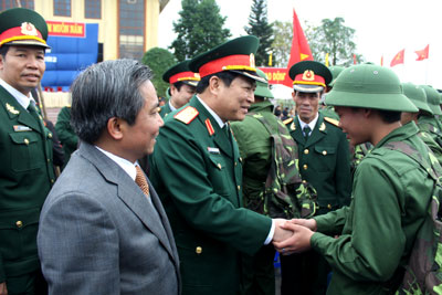 Phía trước con đường cha anh đã đi