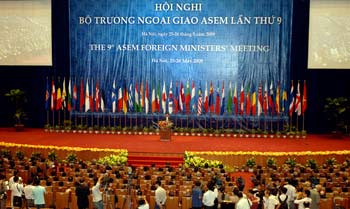 FMM9 phối hợp hành động cùng thế giới vượt qua khủng hoảng