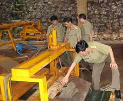 Nghiên cứu, ứng dụng hiệu quả công nghệ xử lý bom, mìn, vật nổ